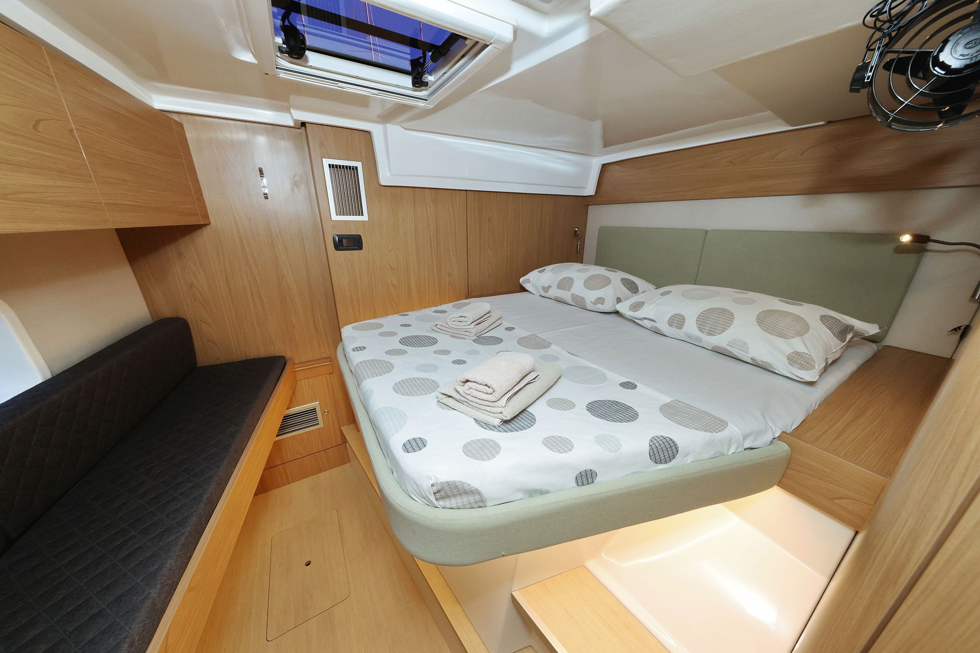 Bali Catspace, Agua De Luna | Yacht Charter Croatia