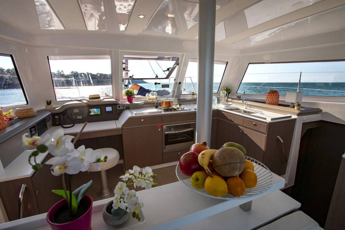 Bali Catspace, PERLE BLANCHE  | Yacht Charter Croatia