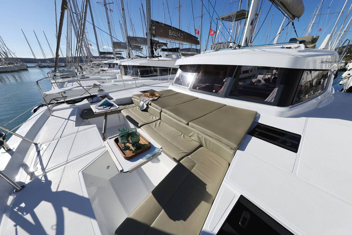 Bali Catspace, Sapphire | Yacht Charter Croatia