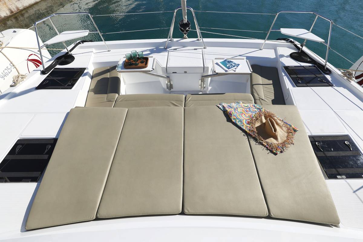Bali Catspace, Sapphire | Yacht Charter Croatia