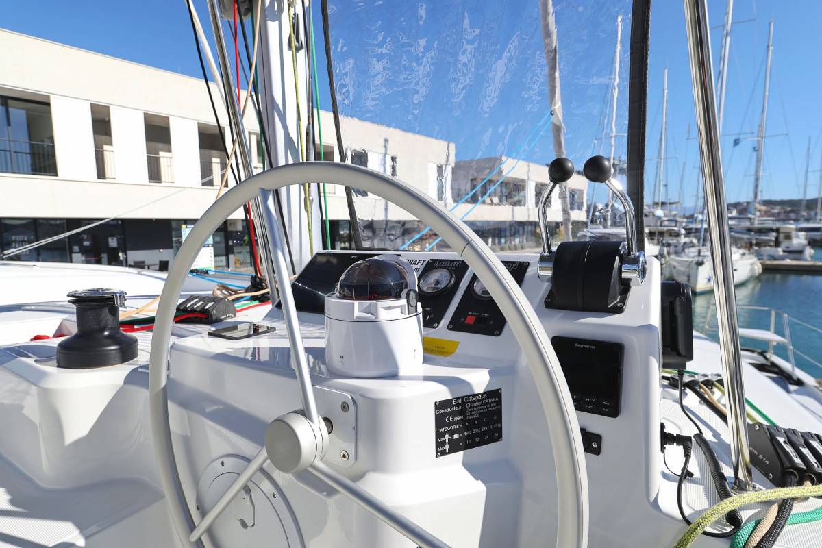 Bali Catspace, Sapphire | Yacht Charter Croatia
