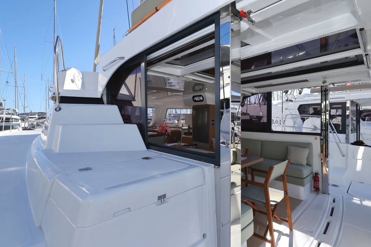 Bali Catspace, Sapphire | Yacht Charter Croatia