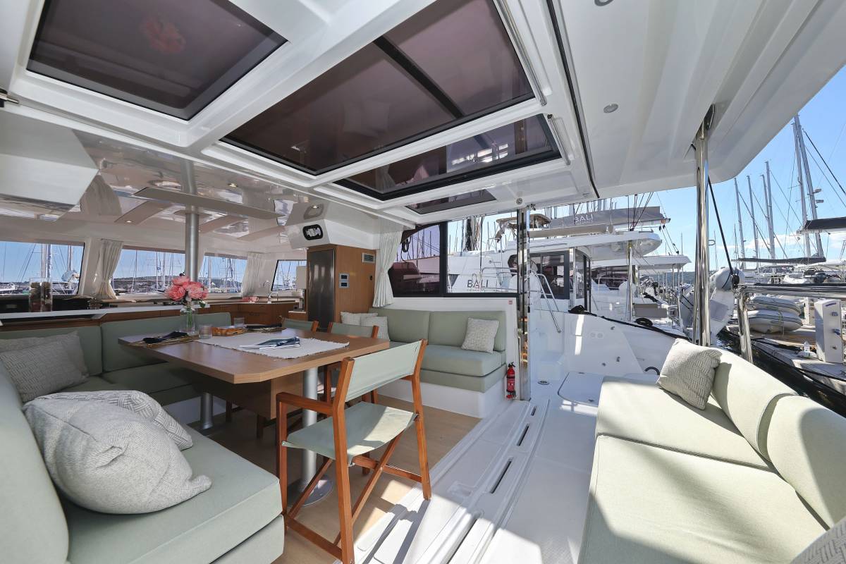 Bali Catspace, Sapphire | Yacht Charter Croatia