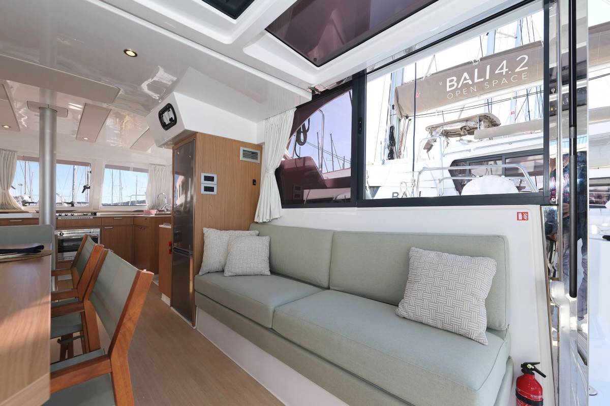 Bali Catspace, Sapphire | Yacht Charter Croatia