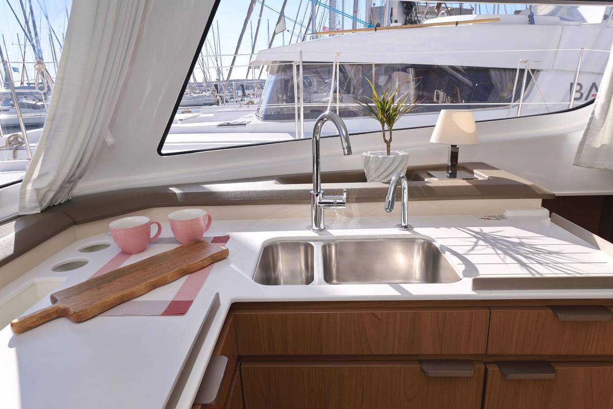 Bali Catspace, Sapphire | Yacht Charter Croatia