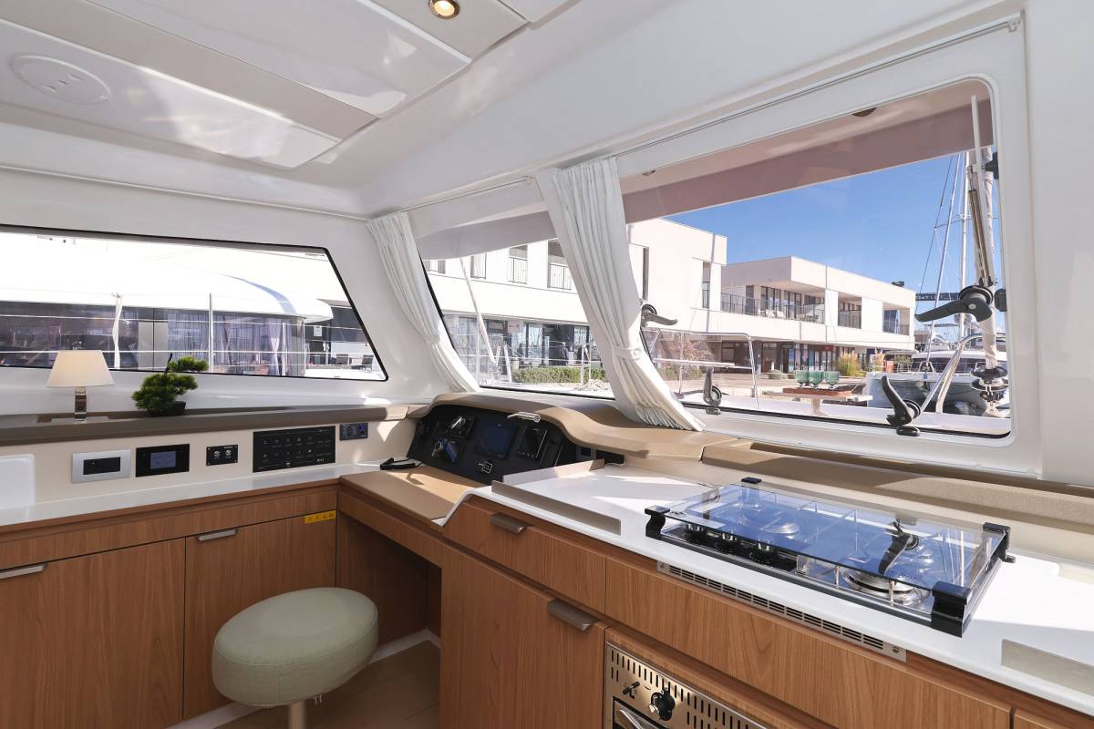 Bali Catspace, Sapphire | Yacht Charter Croatia