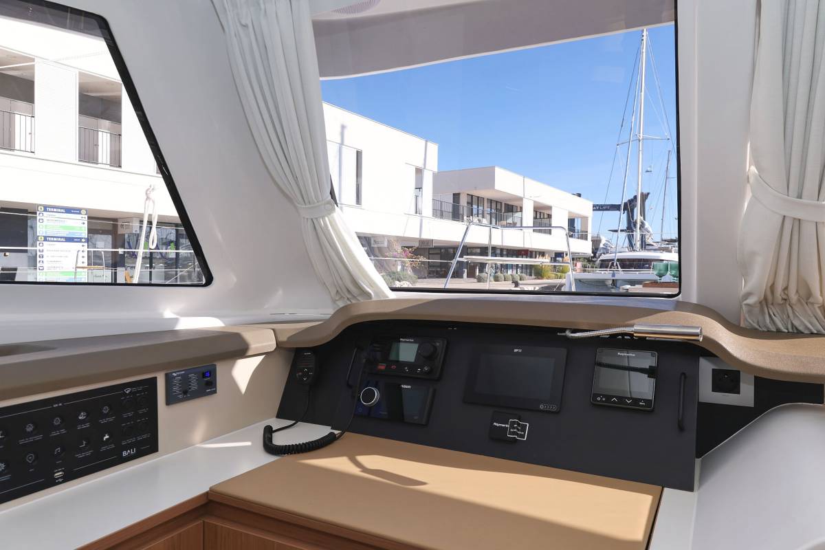 Bali Catspace, Sapphire | Yacht Charter Croatia