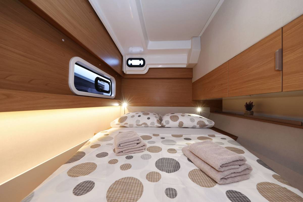 Bali Catspace, Sapphire | Yacht Charter Croatia