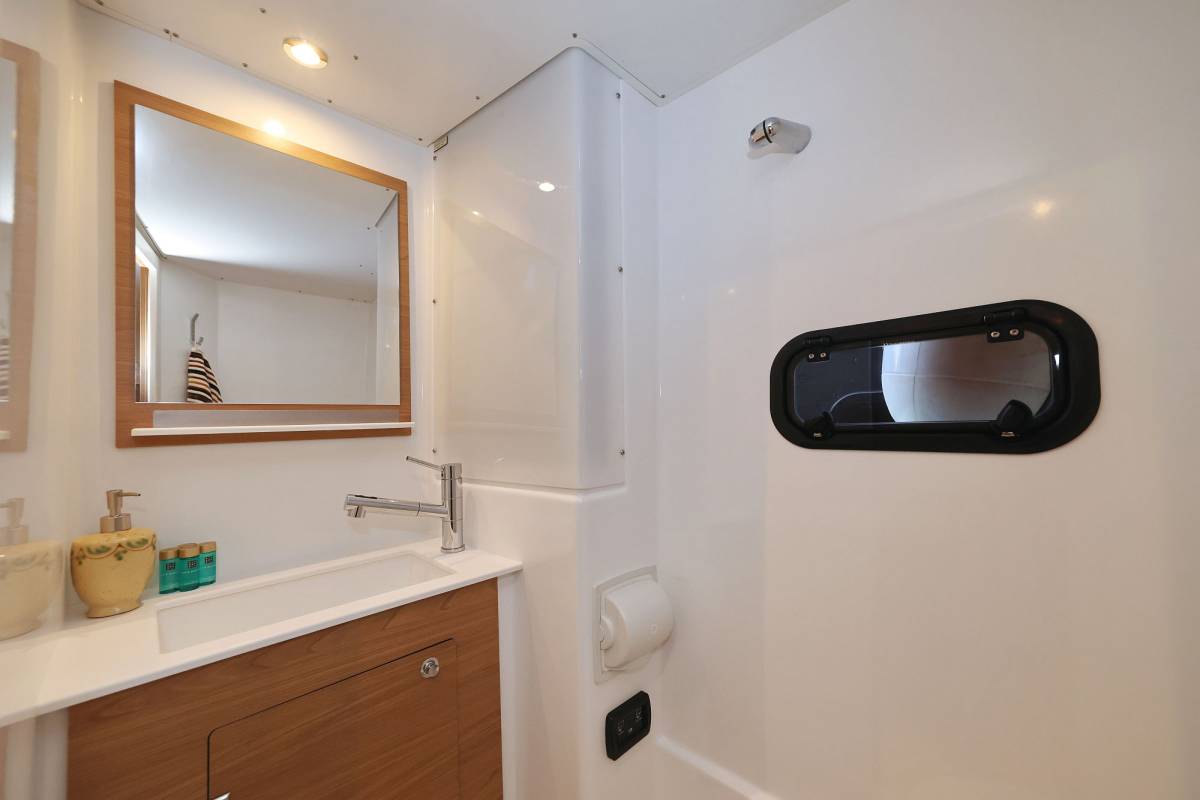 Bali Catspace, Sapphire | Yacht Charter Croatia