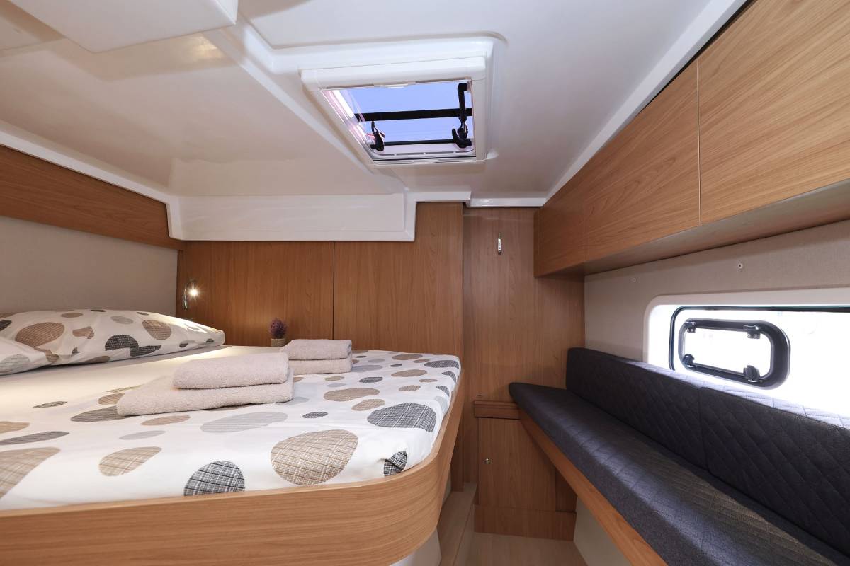 Bali Catspace, Sapphire | Yacht Charter Croatia