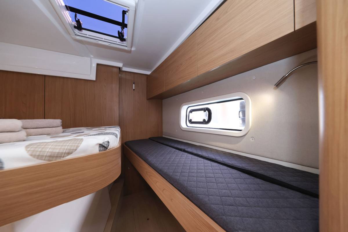 Bali Catspace, Sapphire | Yacht Charter Croatia