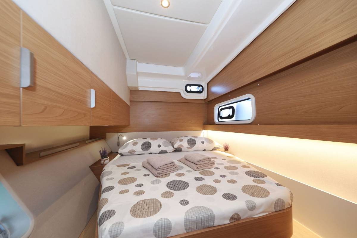Bali Catspace, Sapphire | Yacht Charter Croatia