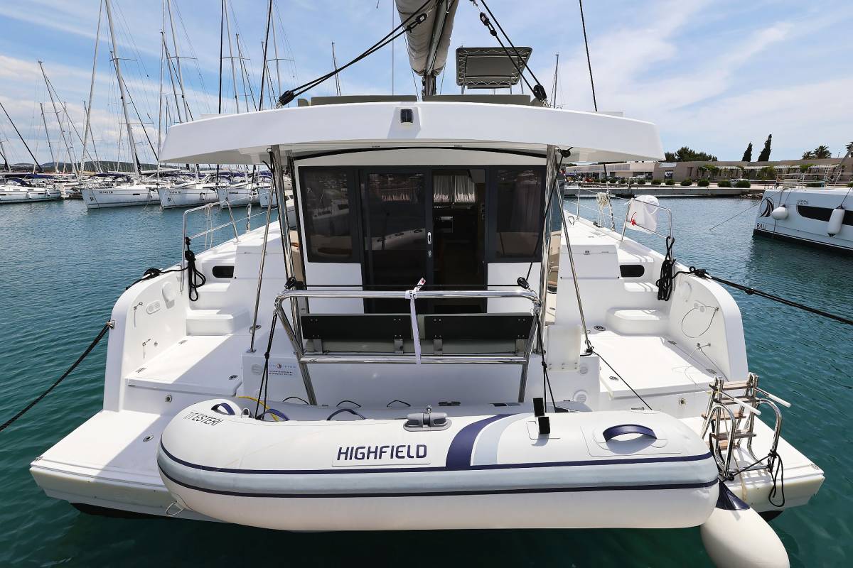 Bali Catspace, Esteri | Yacht Charter Croatia