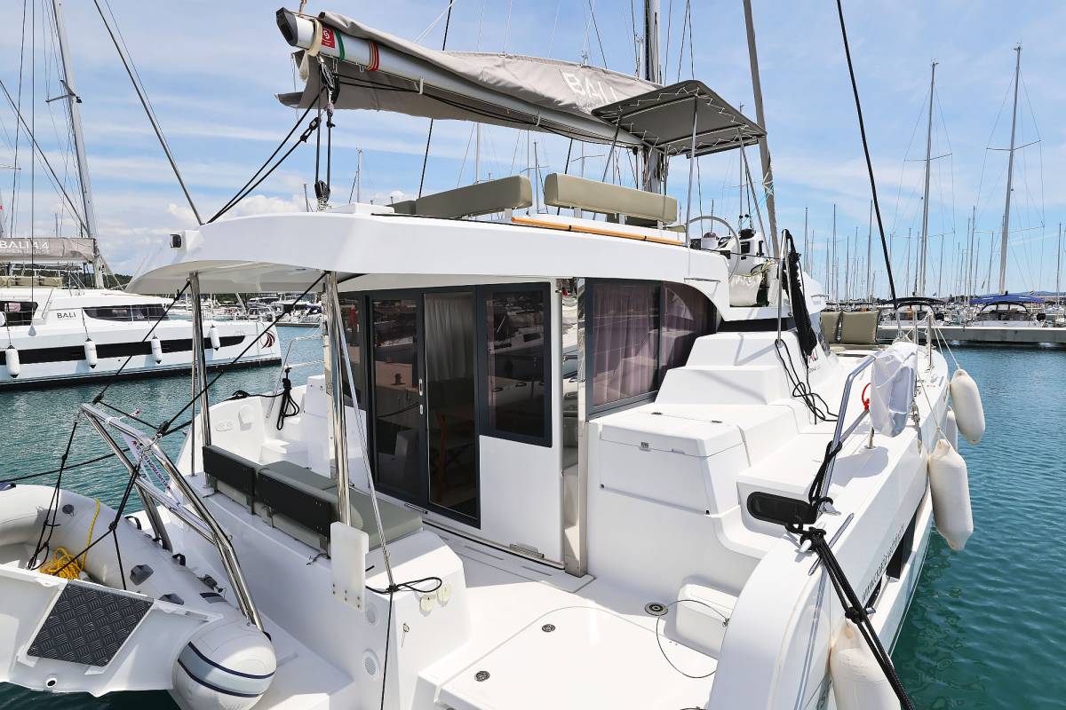 Bali Catspace, Esteri | Yacht Charter Croatia