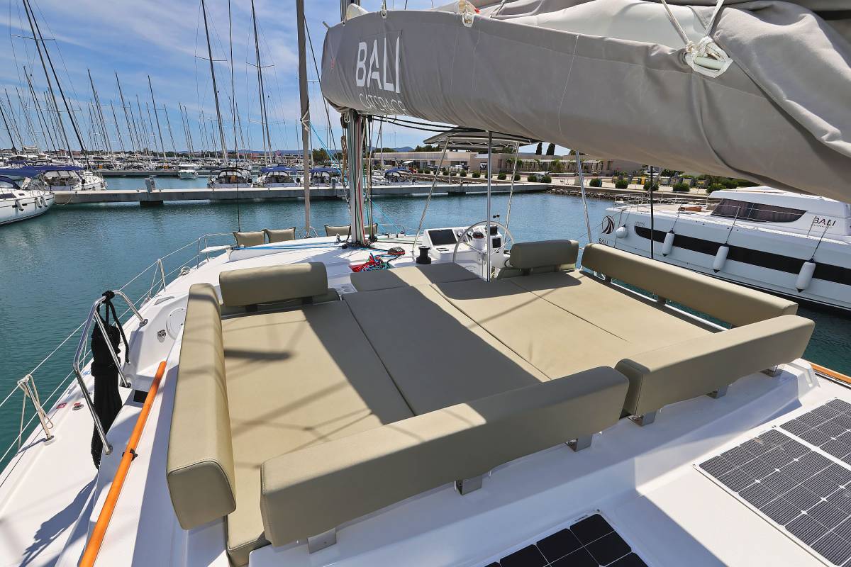 Bali Catspace, Esteri | Yacht Charter Croatia