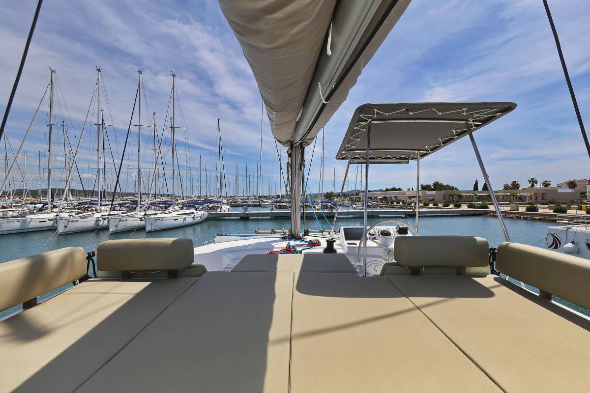 Bali Catspace, Esteri | Yacht Charter Croatia