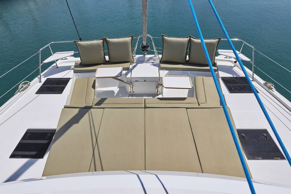 Bali Catspace, Esteri | Yacht Charter Croatia
