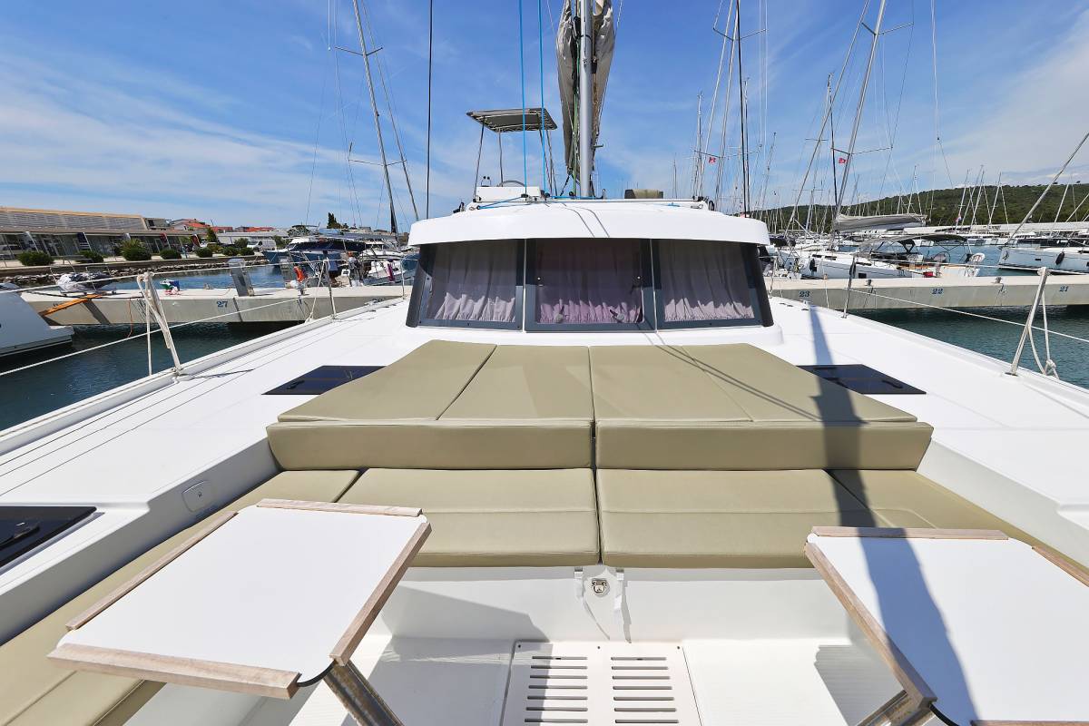 Bali Catspace, Esteri | Yacht Charter Croatia