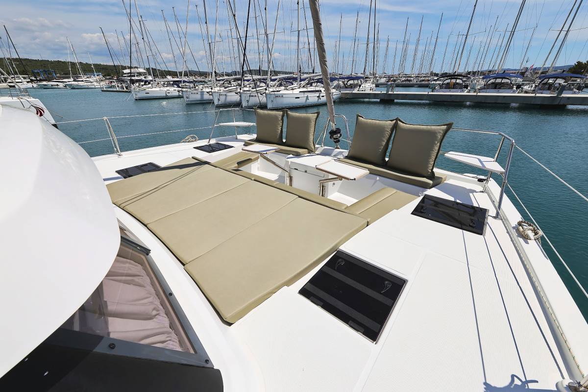 Bali Catspace, Esteri | Yacht Charter Croatia