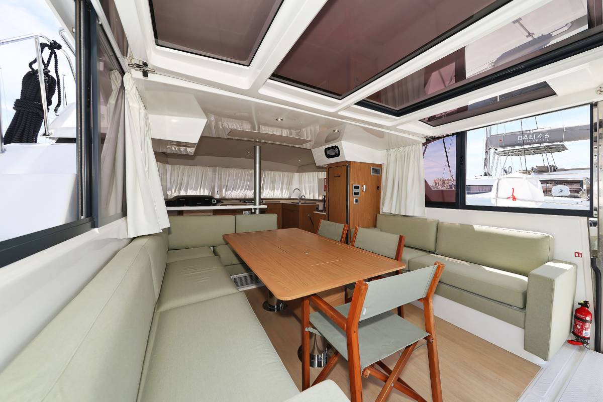 Bali Catspace, Esteri | Yacht Charter Croatia