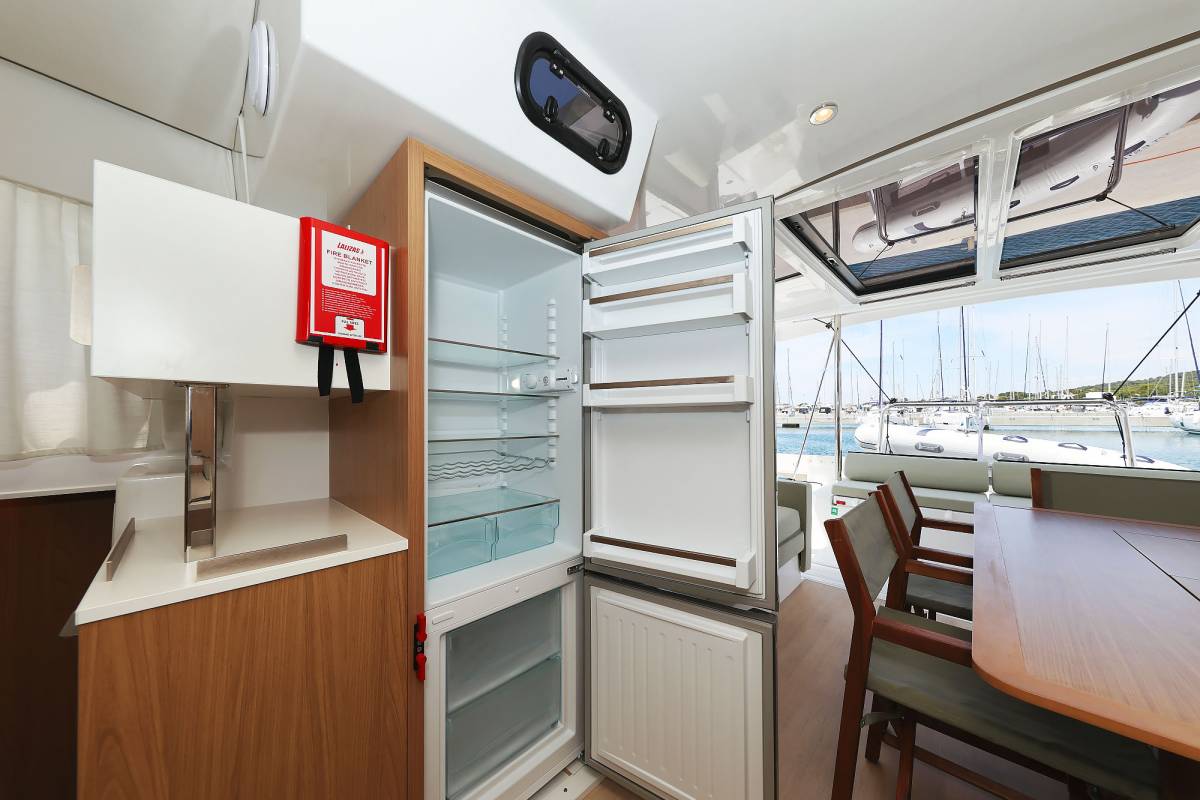 Bali Catspace, Esteri | Yacht Charter Croatia