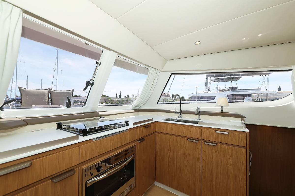 Bali Catspace, Esteri | Yacht Charter Croatia