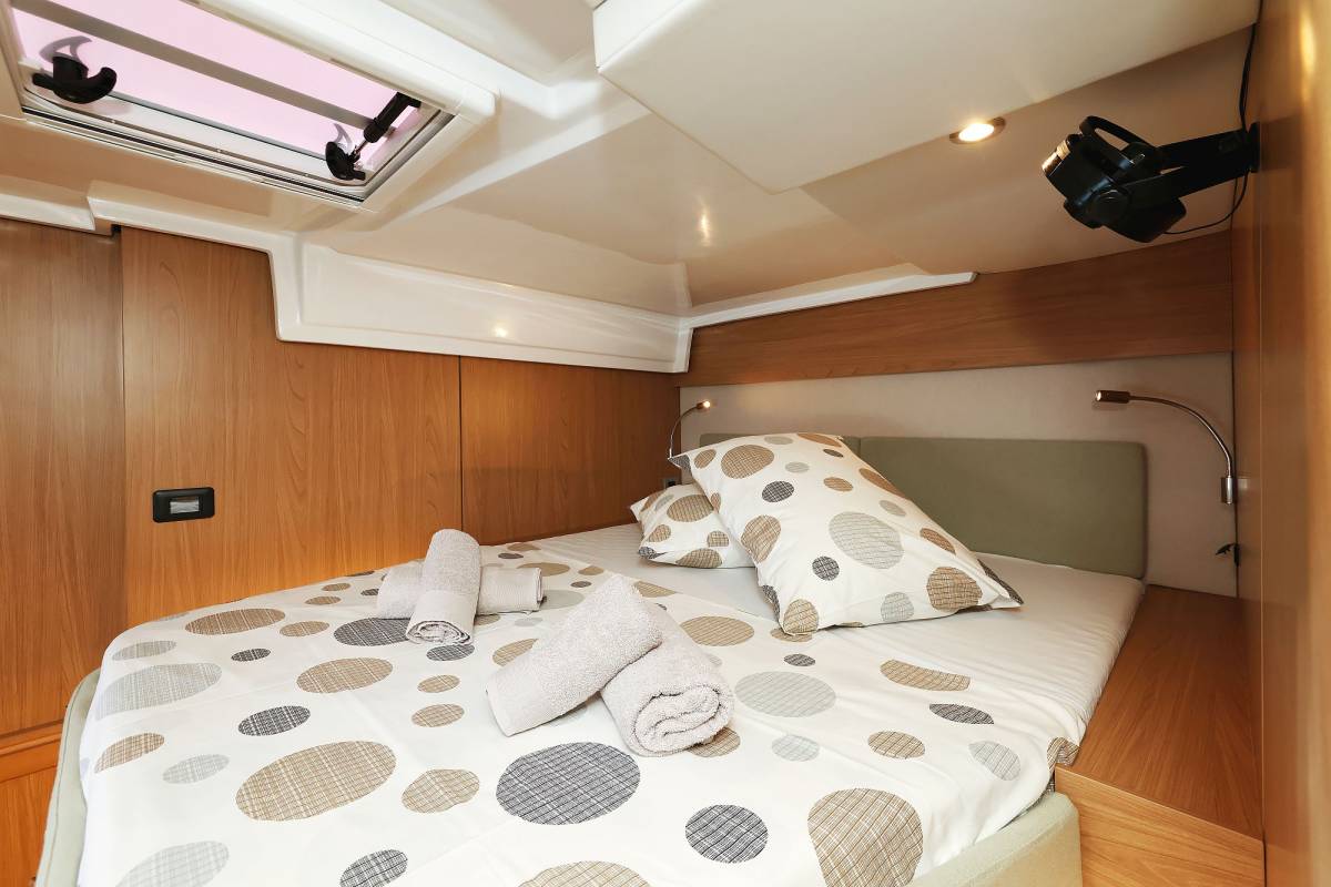 Bali Catspace, Esteri | Yacht Charter Croatia
