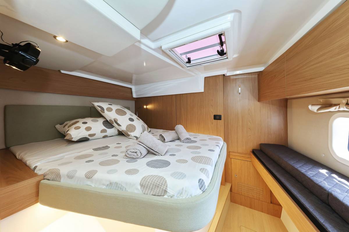 Bali Catspace, Esteri | Yacht Charter Croatia