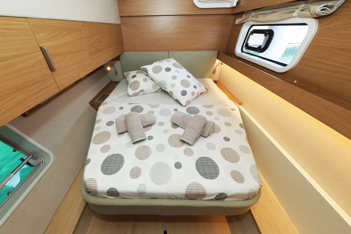 Bali Catspace, Esteri | Yacht Charter Croatia