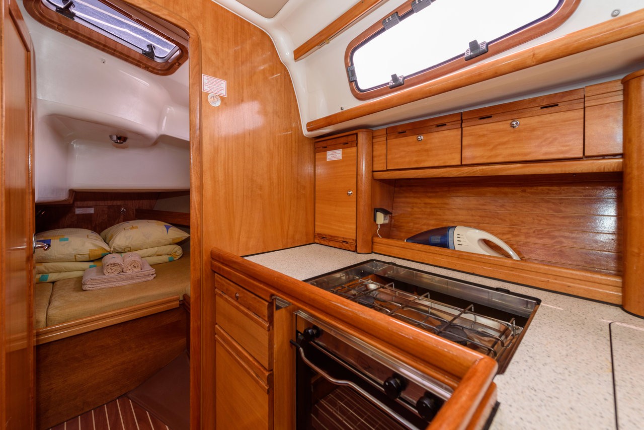 Bavaria 37 Cruiser, Katarina | Yacht Charter Croatia