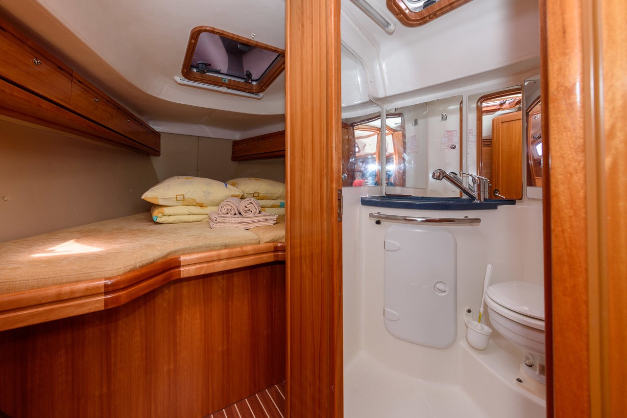 Bavaria 37 Cruiser, Katarina | Yacht Charter Croatia