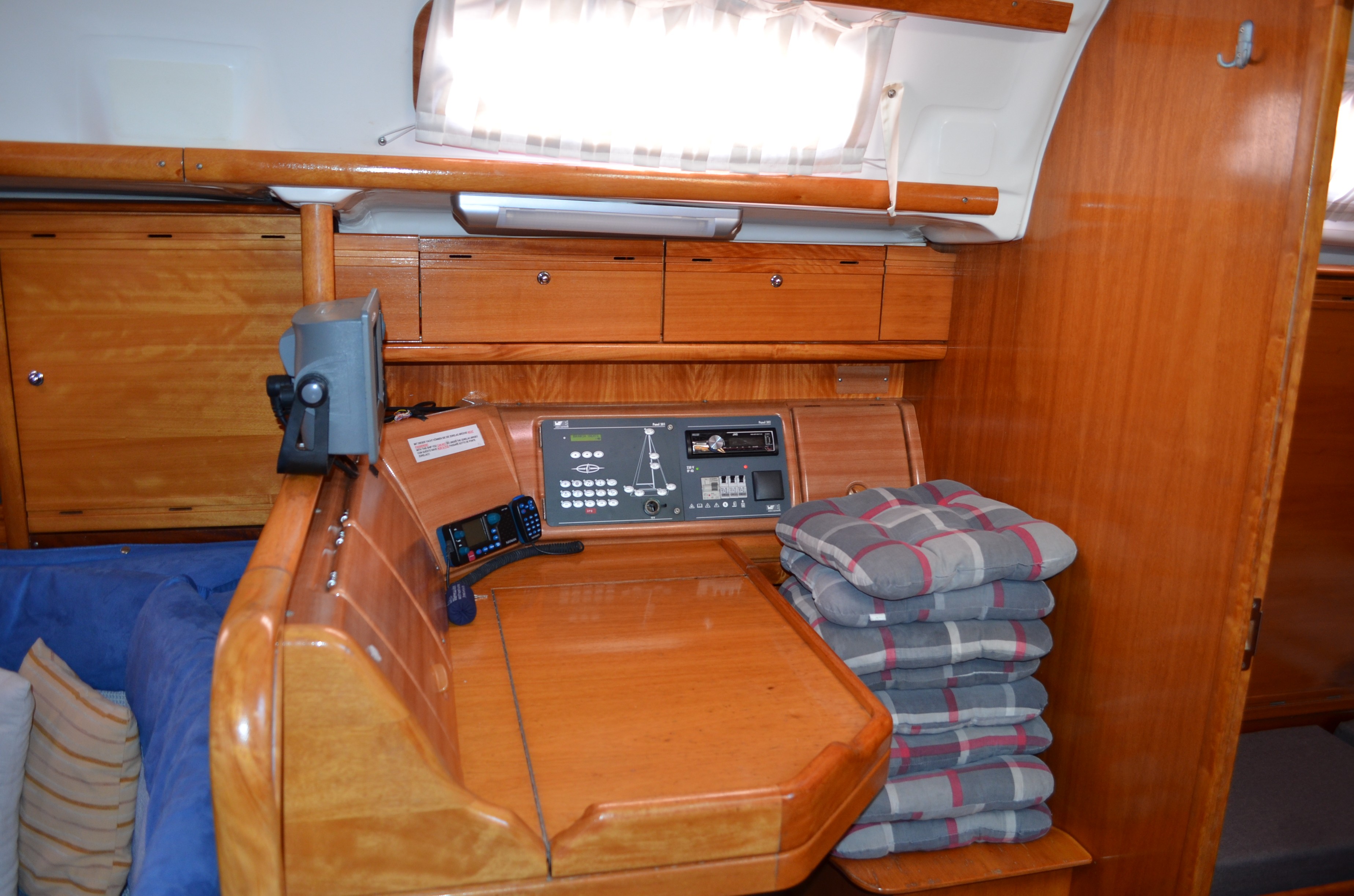 Bavaria 46 Cruiser, Makani | Yacht Charter Croatia