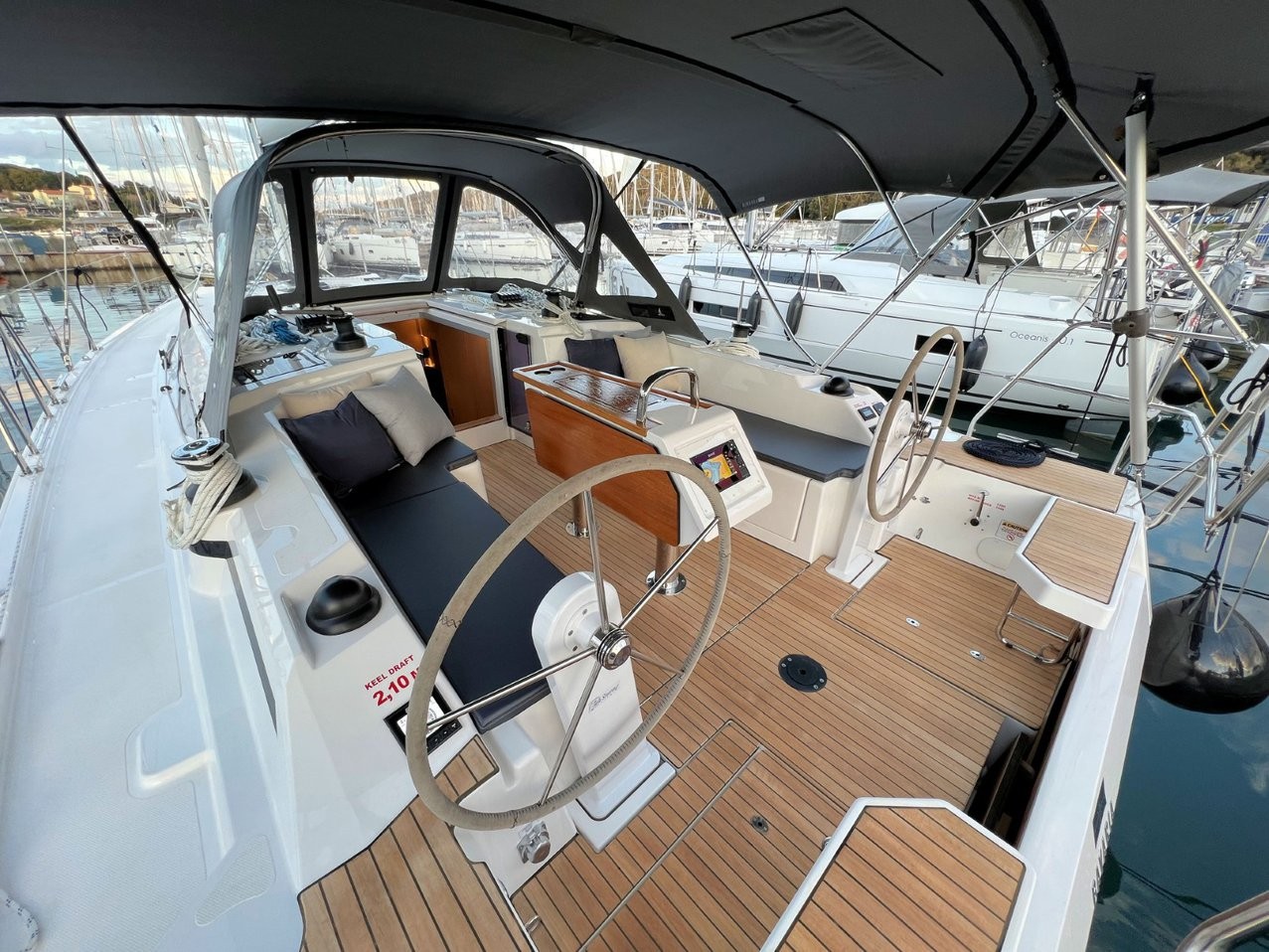 Bavaria C38, Mala Hana | Yacht Charter Croatia