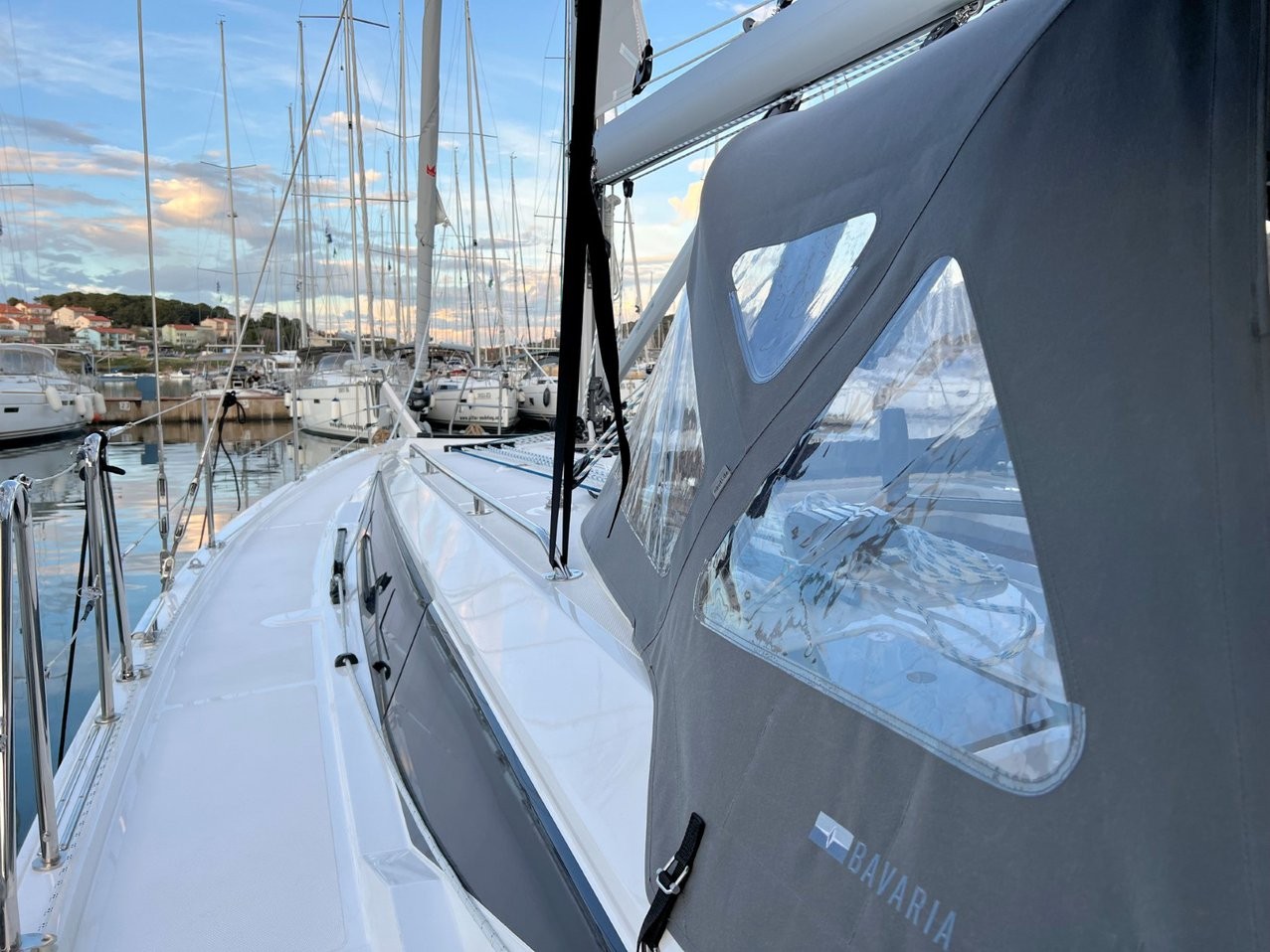 Bavaria C38, Mala Hana | Yacht Charter Croatia