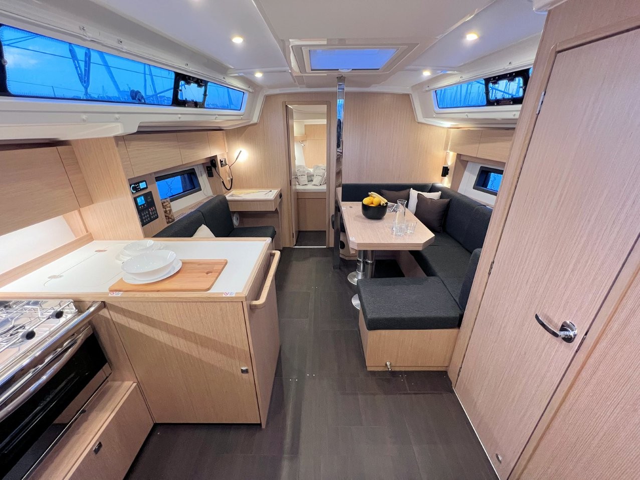 Bavaria C38, Mala Hana | Yacht Charter Croatia