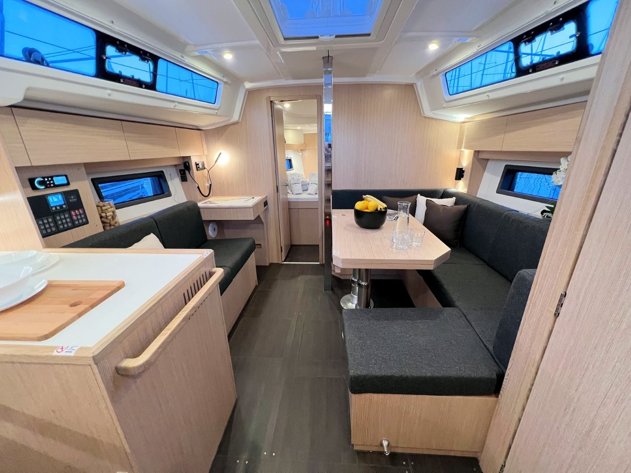 Bavaria C38, Mala Hana | Yacht Charter Croatia