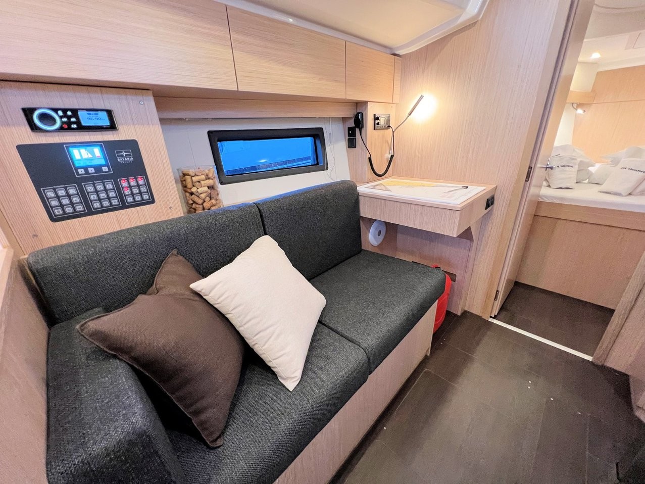 Bavaria C38, Mala Hana | Yacht Charter Croatia