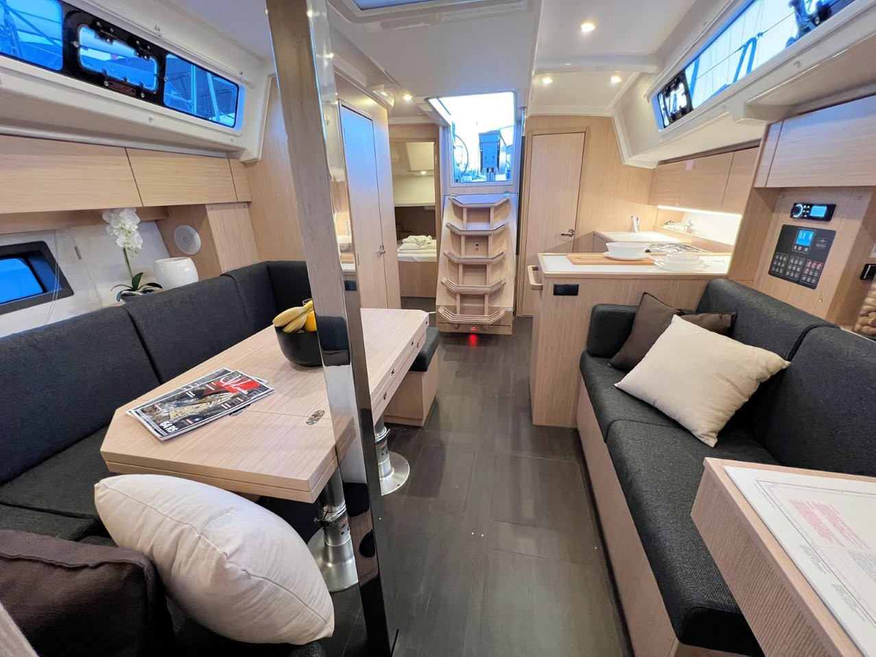 Bavaria C38, Mala Hana | Yacht Charter Croatia
