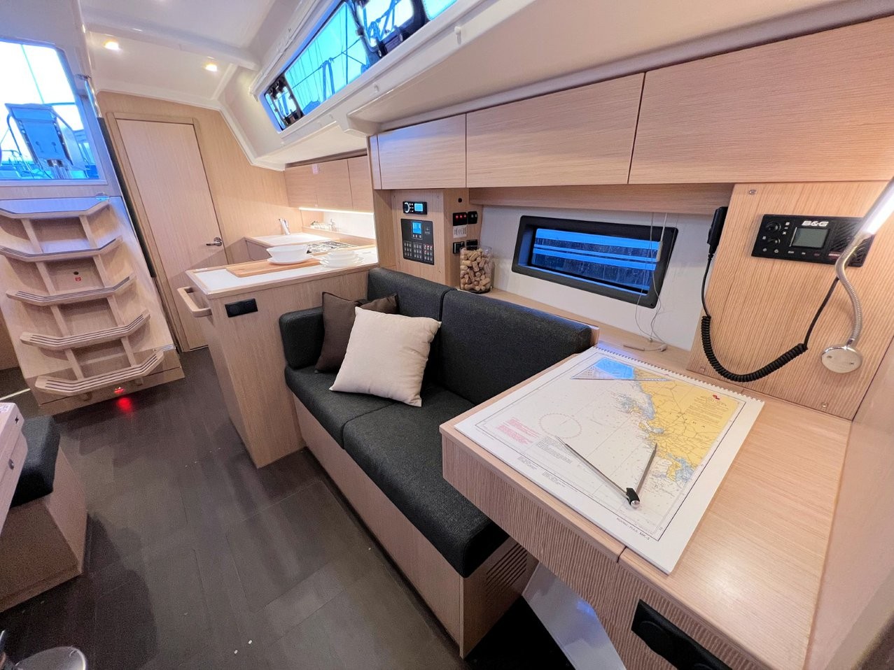 Bavaria C38, Mala Hana | Yacht Charter Croatia