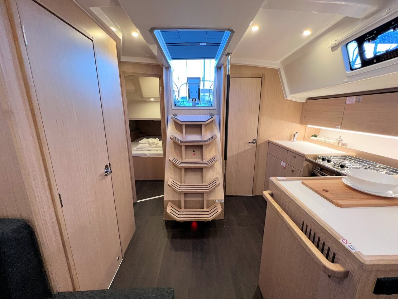 Bavaria C38, Mala Hana | Yacht Charter Croatia