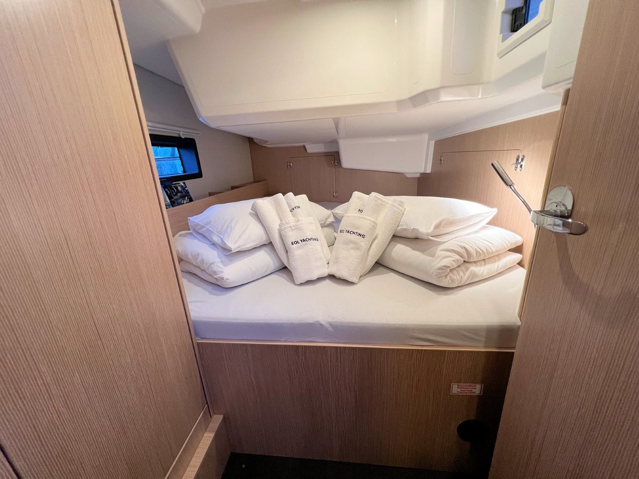 Bavaria C38, Mala Hana | Yacht Charter Croatia