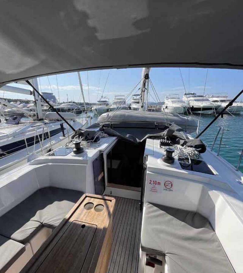 Bavaria C38, Selene | Noleggio di Yacht Croazia