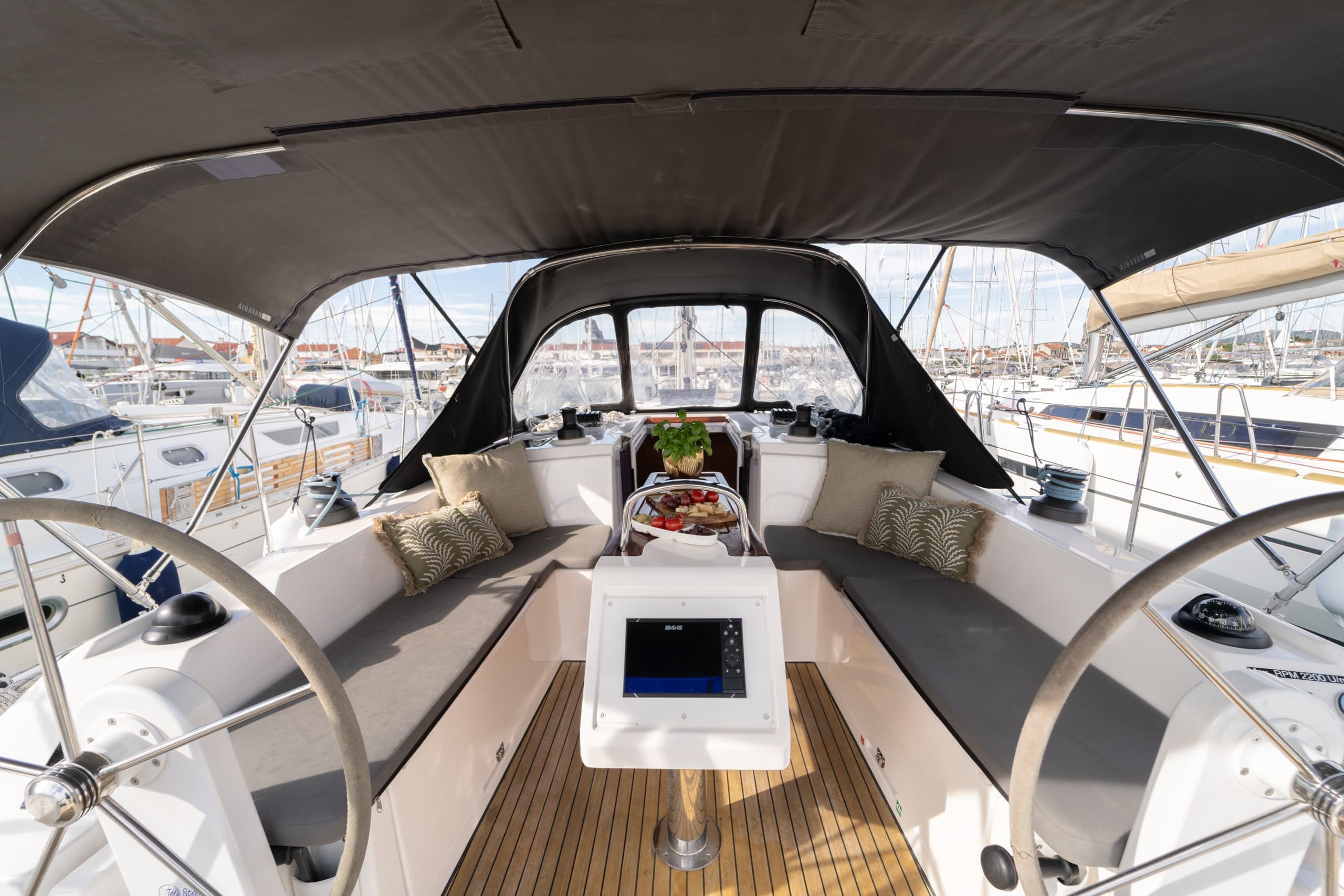 Bavaria C38, Nela | Yacht Charter Croatia