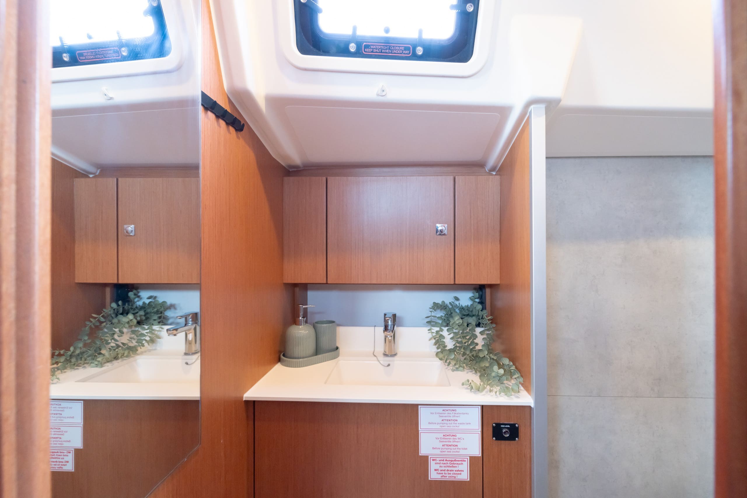 Bavaria C38, Nela | Yacht Charter Croatia