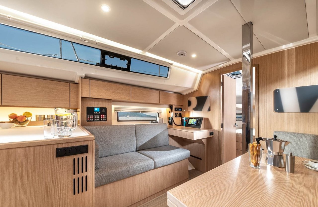 Bavaria C38, Alegria | Yacht Charter Croatia