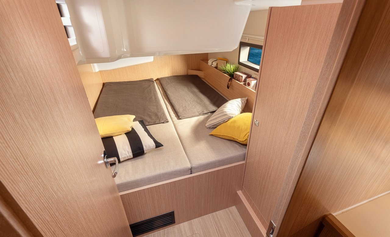 Bavaria C38, Alegria | Yacht Charter Croatia