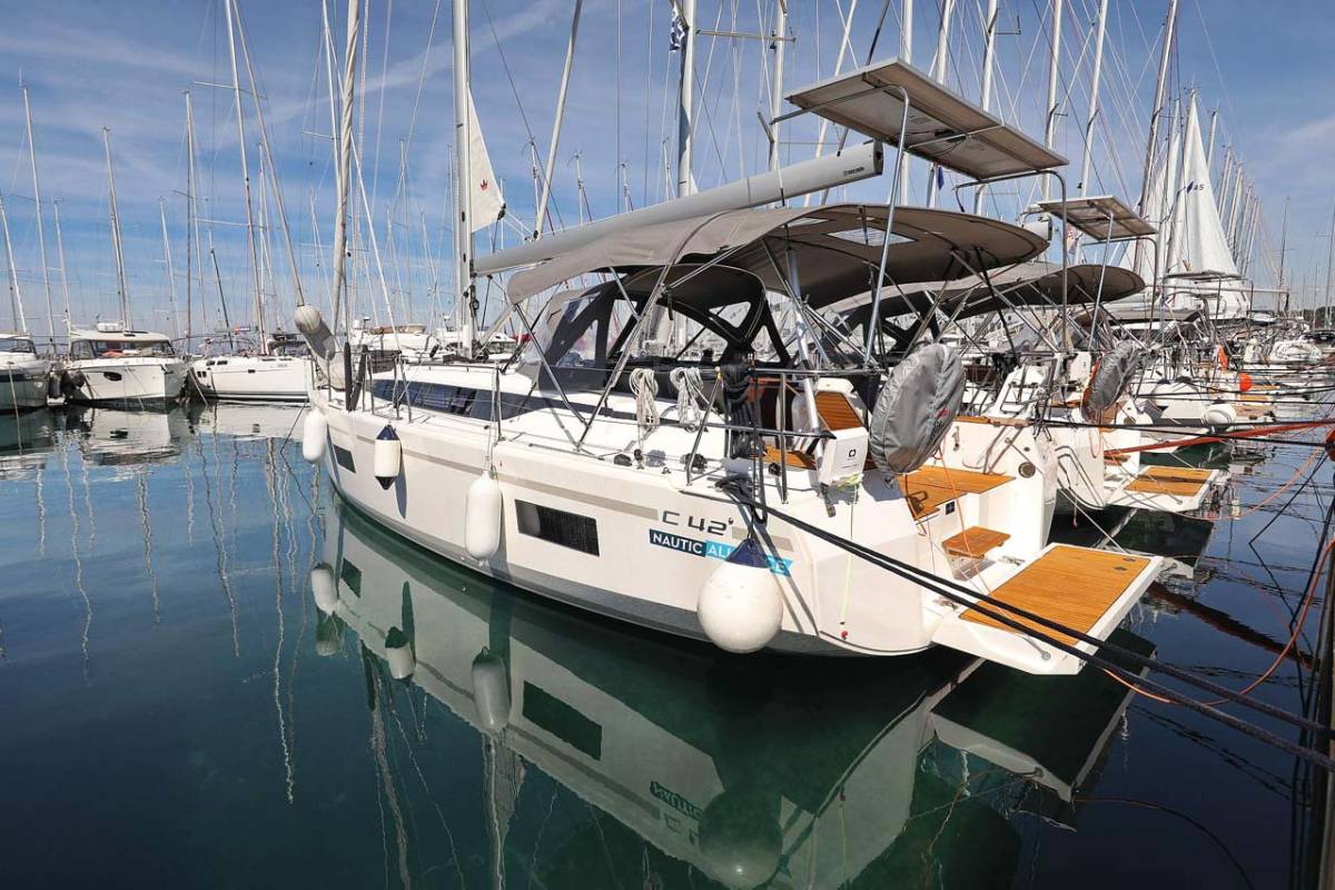 Bavaria C42 Style, Antares | Noleggio di Yacht Croazia