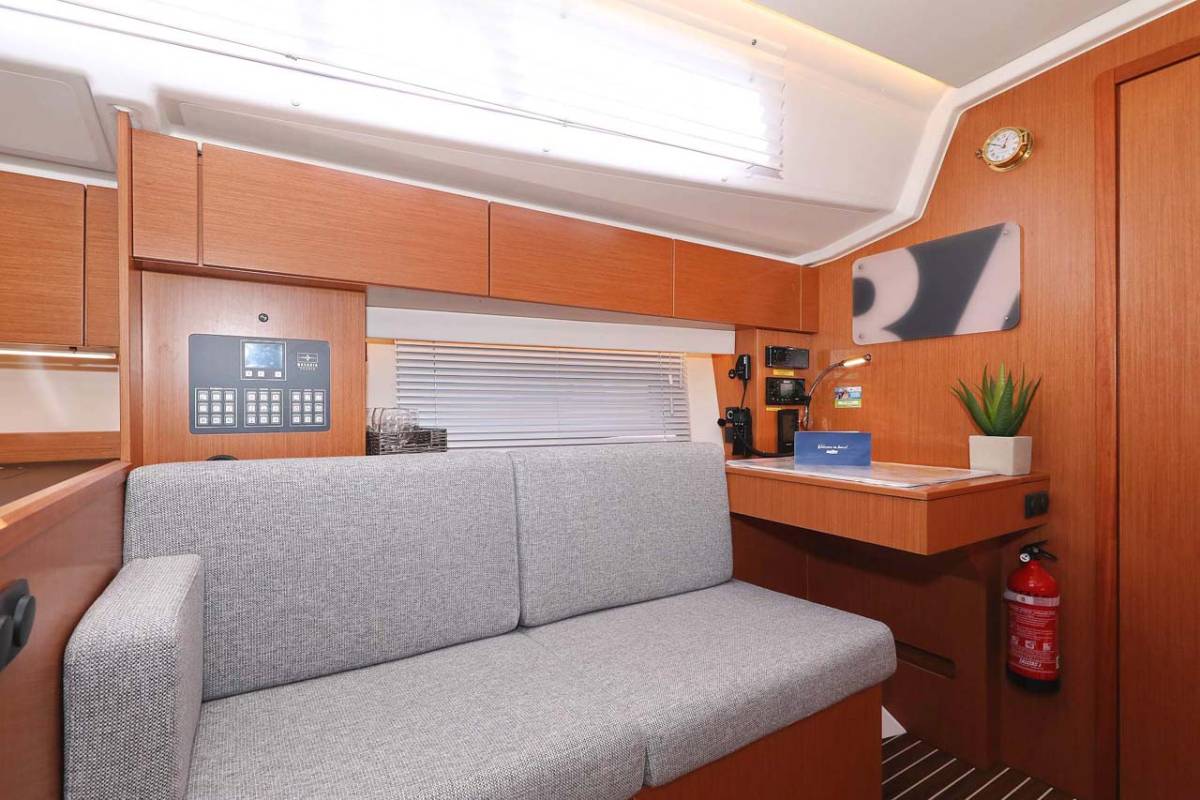 Bavaria C42 Style, Antares | Noleggio di Yacht Croazia