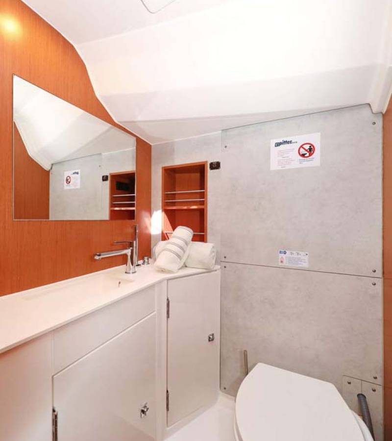 Bavaria C42 Style, Antares | Noleggio di Yacht Croazia
