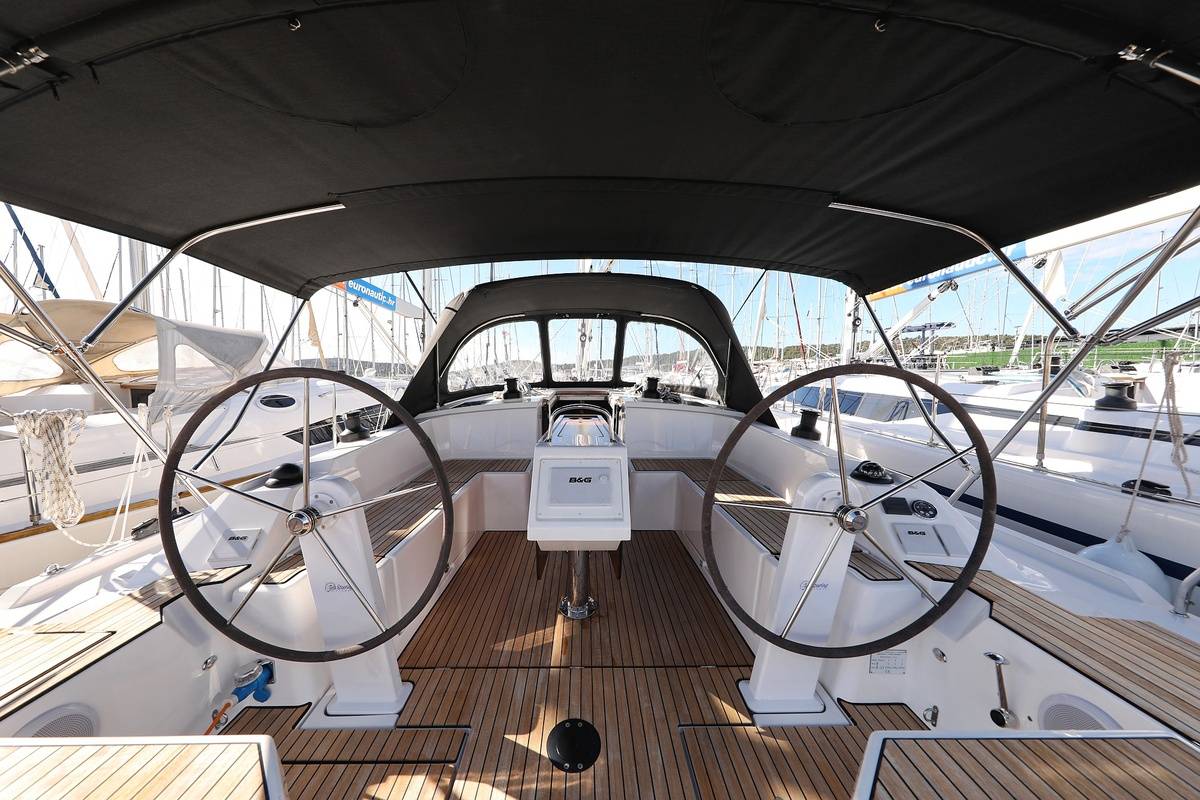Bavaria C42, SeaTime | Noleggio di Yacht Croazia